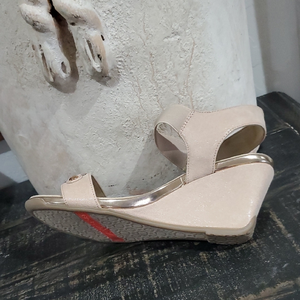Anne Klein Beige Wedge Sandals AK Sport Athleisure Comfort Playcay Resort Casual - Picture 7 of 12